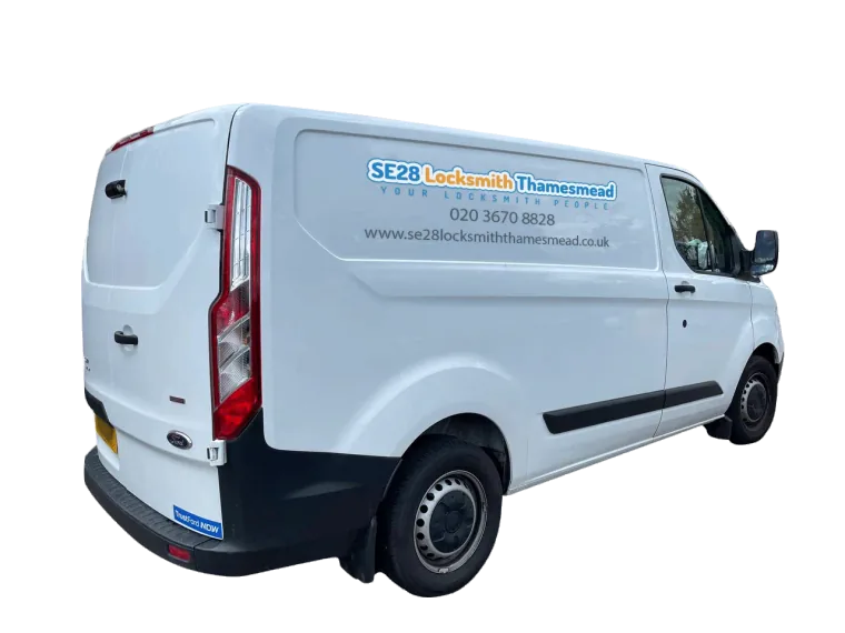 SE28 Locksmith Thamesmead van